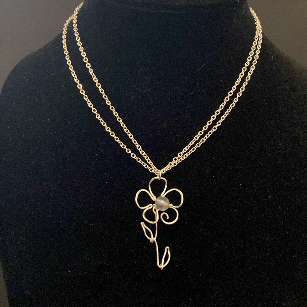 Flower wire wrap necklace.